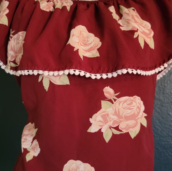 Adorable top - Picture 2 of 5